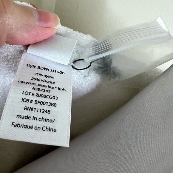 Barefoot Dreams CozyChic Ultra Lite Ocean Breeze Poncho Ombre Violet One Size - Picture 6 of 11